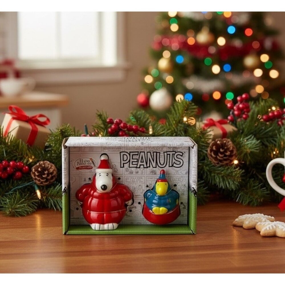 Peanuts Snoopy Puffer Coat Woodstock Salt & Pepper Shakers Christmas New NWT